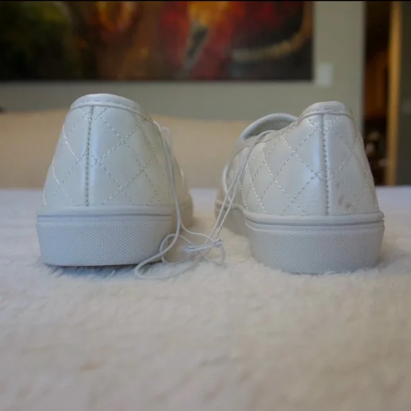 Cat & Jack Kids' White Slip-On Sneakers - Picture 10 of 10